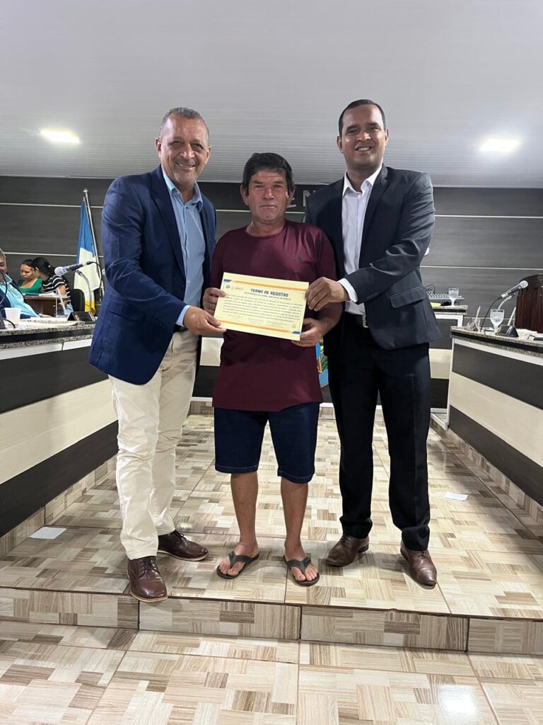 WhatsApp-Image-2025-10-01-at-11.56.24-3-768x1024 ANGICO: Vereador mais jovem do legislativo Rafael Reis, vem se destacando com projetos de leis importantes para a população de Angico.