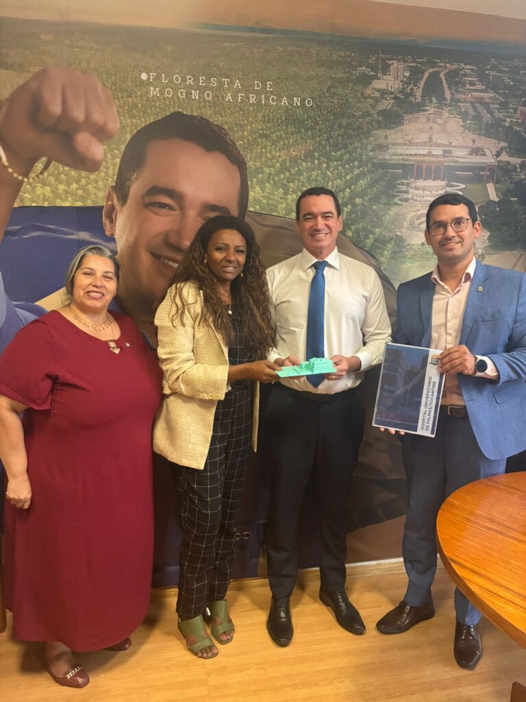 39241-1-768x1024 Deputado Federal Alexandre Guimarães (MDB/TO) reforça parceria com a UFNT em reunião com reitor, diretores e professores