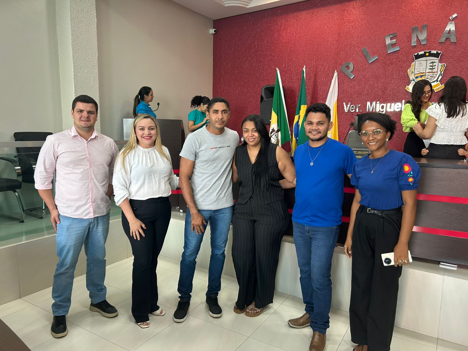 Vereadora Adriana Gomes de Xambioá participa de cerimônia de Posse dos concursados da Câmara Municipal realizado em sua gestão como presidente em 2024. Vereadora Parabenizou e disse está muito feliz em contribuir com a realização dos sonhos desses novos empossados. Após mais de 57 anos, esse foi o primeiro concurso da história realizado por essa casa de leis🤝